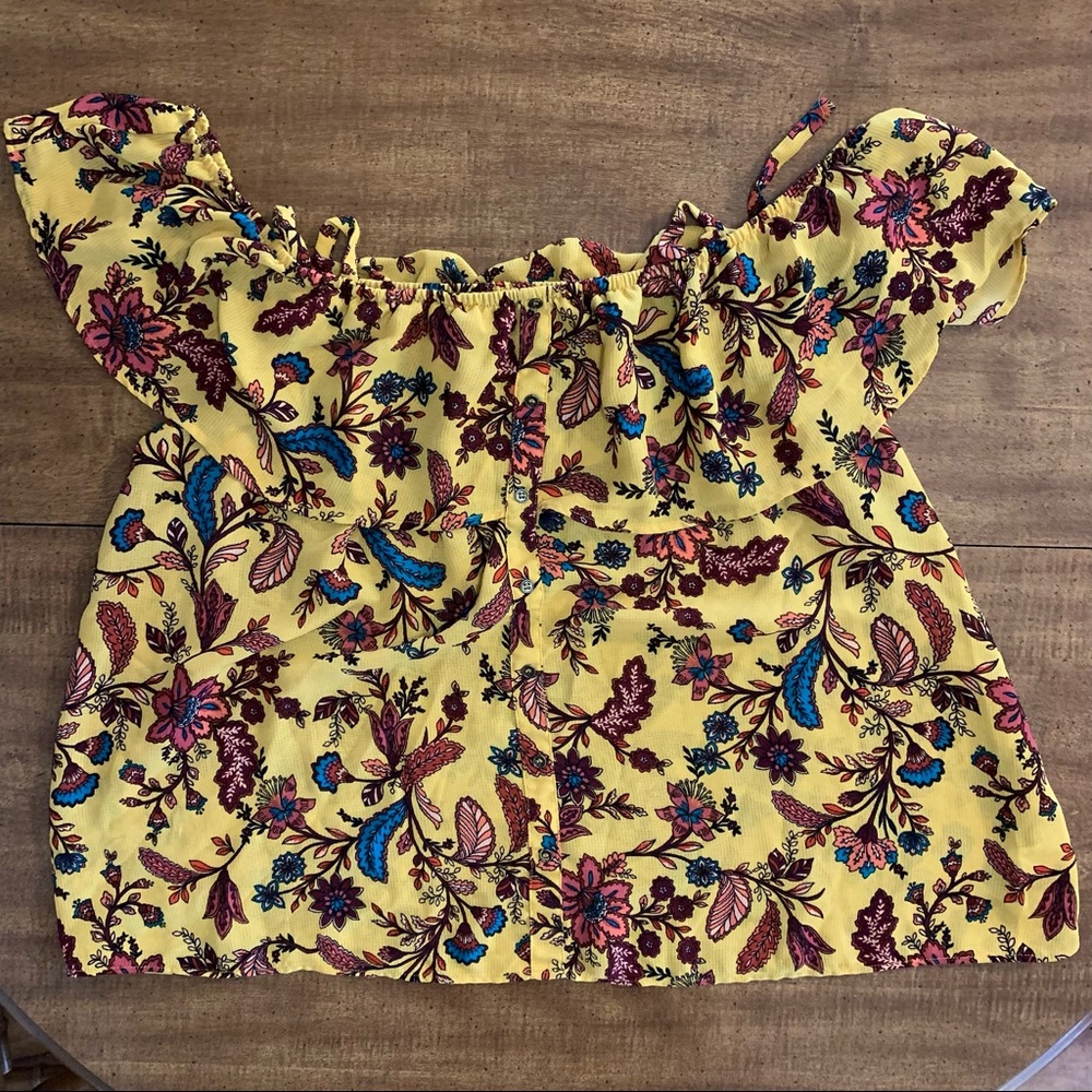 - Boutique Off-Shoulder Top